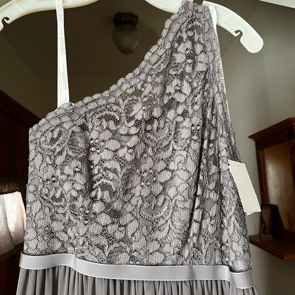 New David’s Bridal Dress - Picture 2 of 4